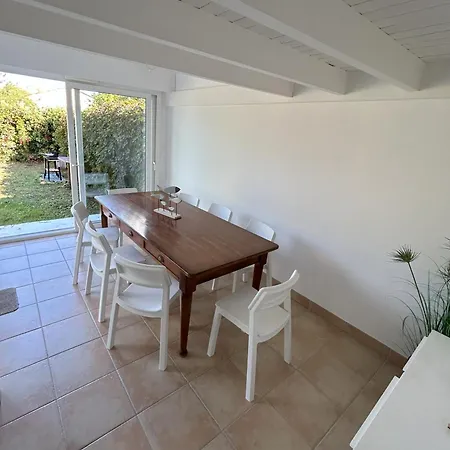 Holiday home Ecume Et Oceane Talmont-Saint-Hilaire